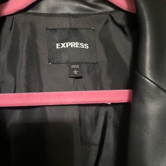 Faux Leather blazer with button detail - Picture 2 of 4